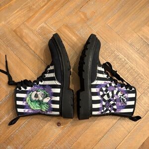Beetlejuice Black & White Stripe Combat Boots Graphic Platform Women’s Size 6.5